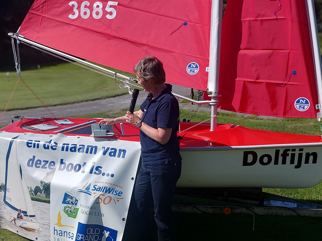 nieuwe Hansa zeilboot op het golfterrein foto 2