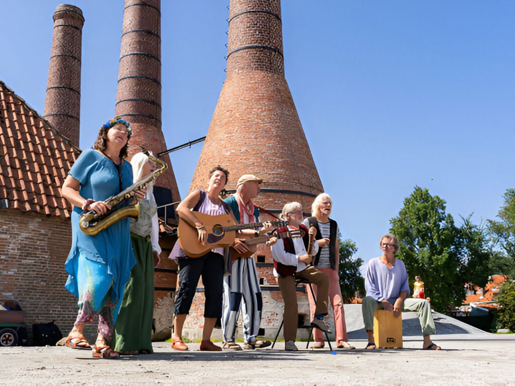 Maritiem Festival in het Zuiderzeemuseum - Diverse optredens van shantymuziek op verschillende locaties