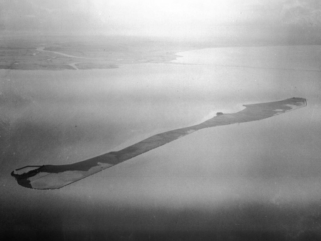 Luchtfoto Schokland, Foto AVIODROME, Lelystad impressie voor het Zuiderzeemuseum