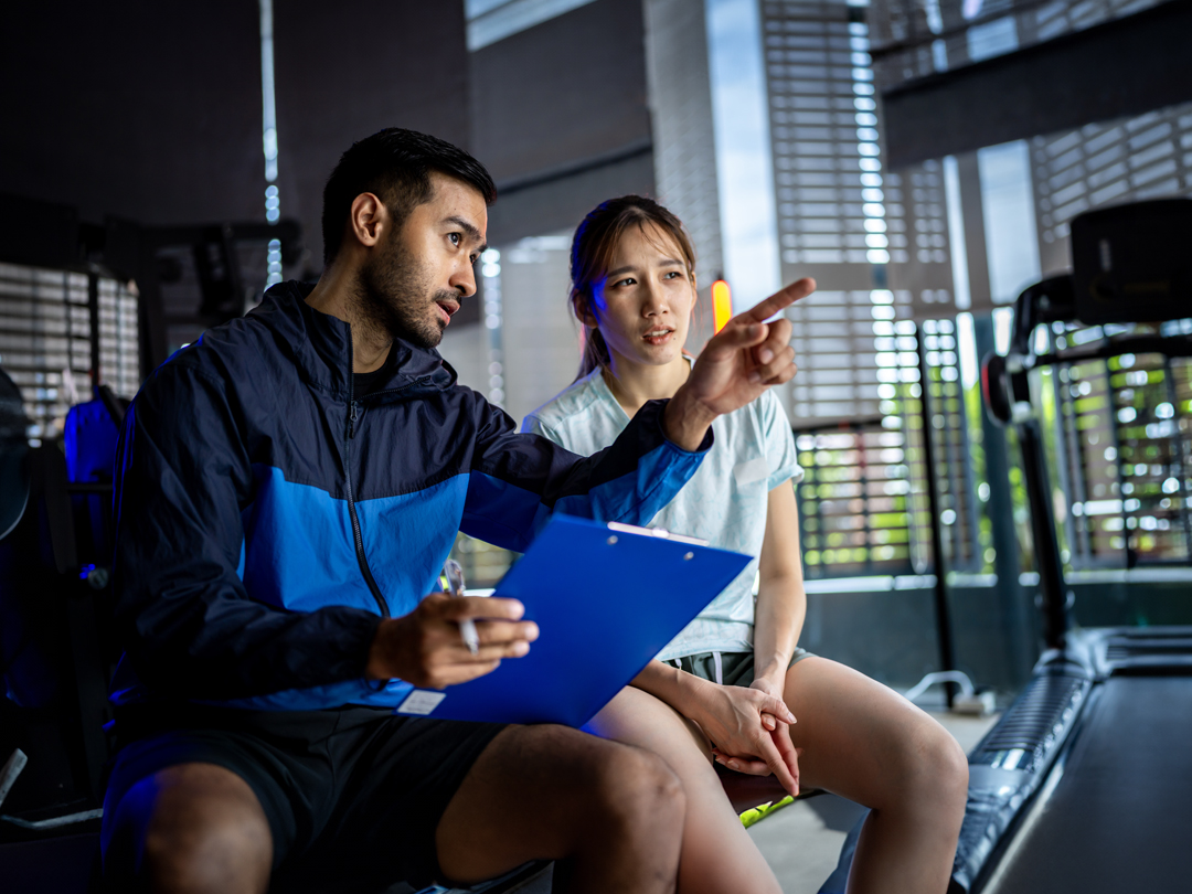 personal trainer aan het werk