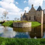 Kasteel Radboud in Medemblik: middeleeuwse burcht, museum en evenementenlocatie met rijke historie.