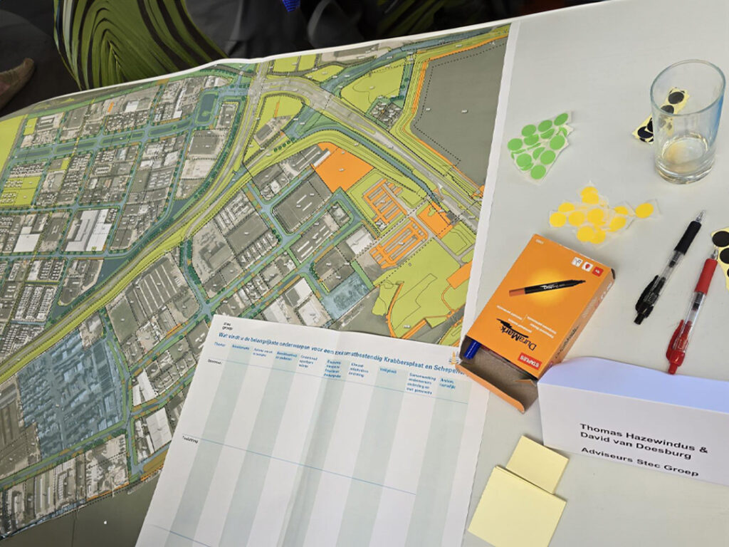 toekomstplannen Krabbersplaat en Schepenwijk op papier met formulier erbij