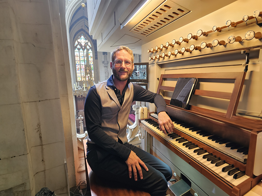 Op woensdagmiddag 23 juli opent organist Edwin Hinfelaar de serie lunchconcerten van Stichting Concertfonds Hoornse Orgels!