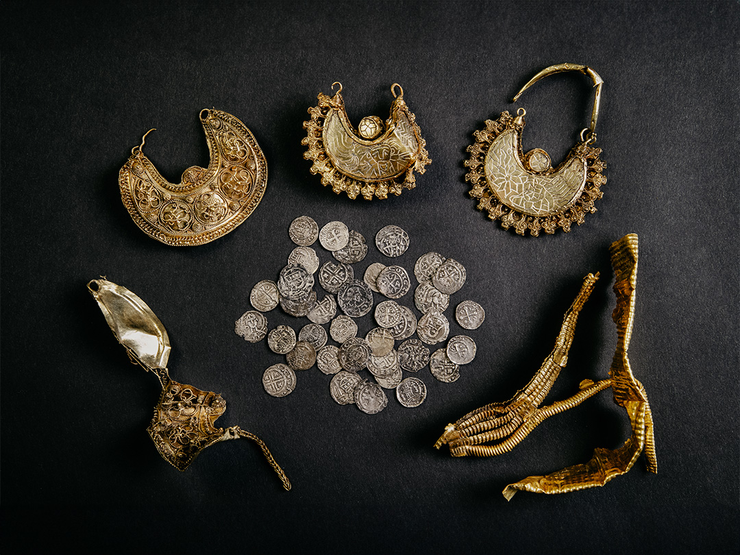 Archeologie West-Friesland beschermt, onderzoekt en bewaart het erfgoed van de streek, om het heden en de toekomst te verrijken en te inspireren!