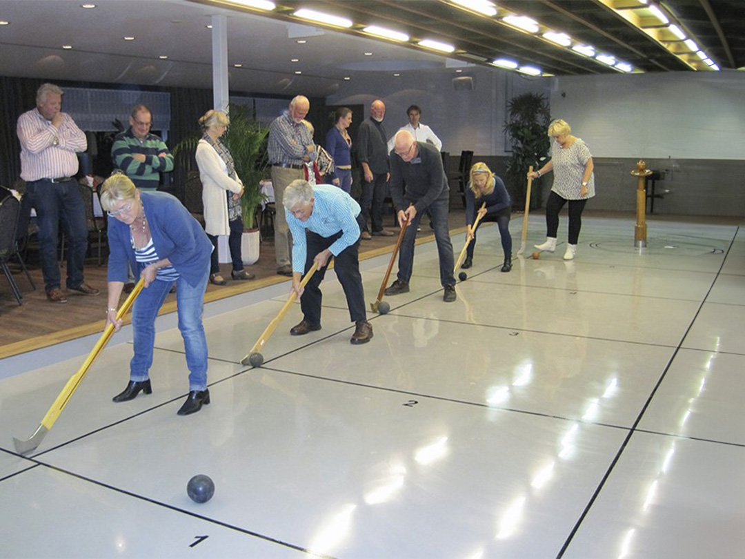 De kolfsport is een sport waarbij inzicht, concentratie en een competitieve houding drijfveer zijn. Voor diegene die de sport nog niet kennen, hieronder een korte uitleg!