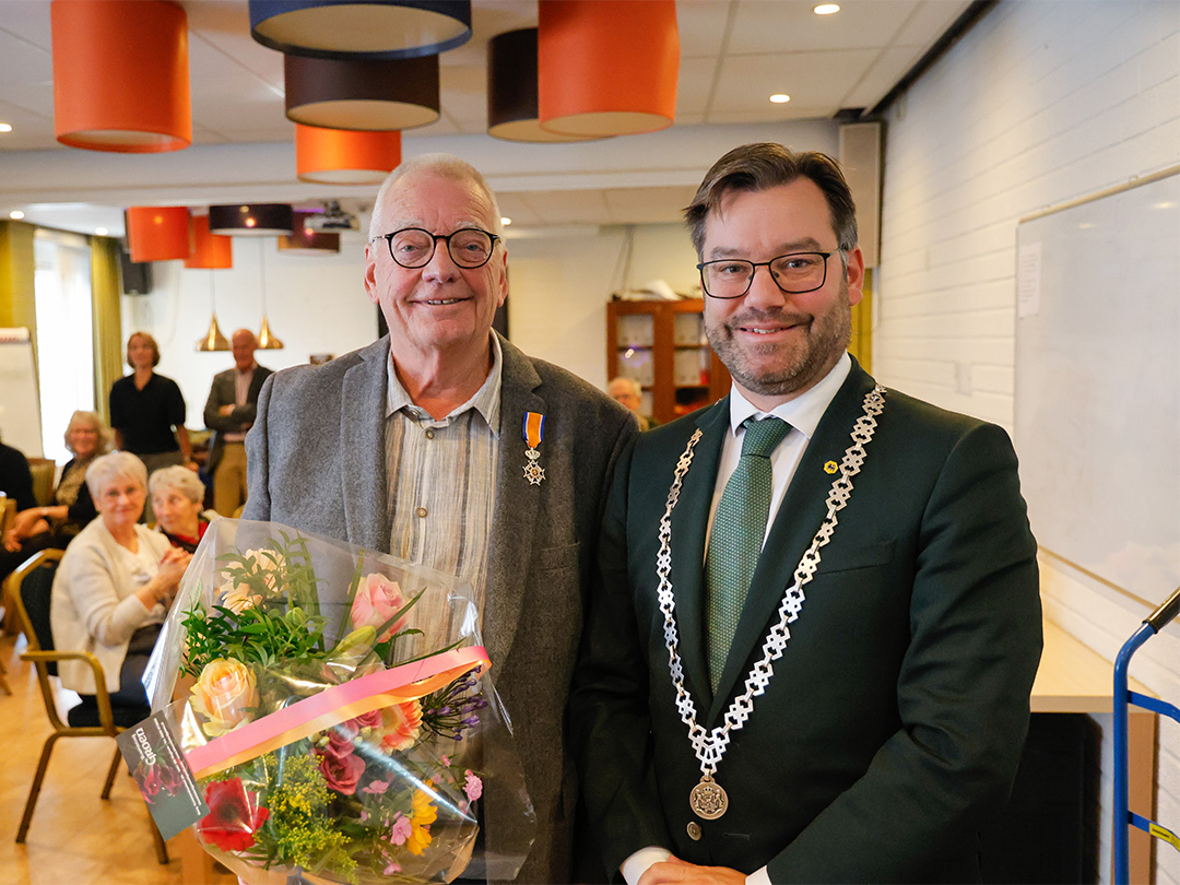 Koninklijke onderscheiding voor Harry Scheerman uit Andijk!