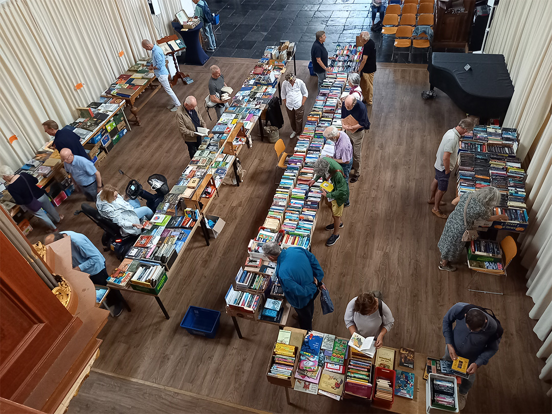 De Oosterkerk start het nieuwe jaar met een grote boekenmarkt!