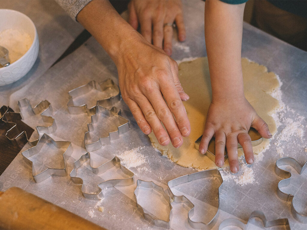 Kerstdiner voor vogels een kerstlichtje maken het jaar uit met uilenballen pluizen en het nieuwe jaar indansen!