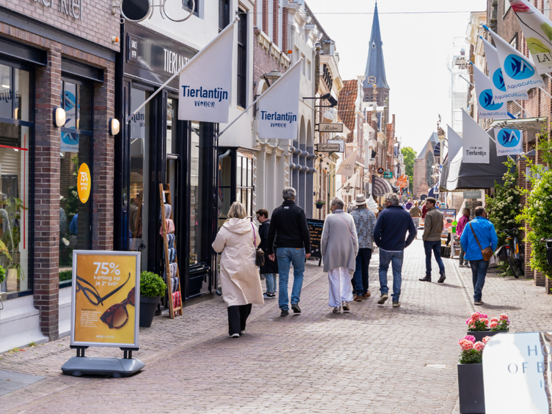 Samen sterk in de binnenstad: Enkhuizer winkels vieren Week van de Stenen Winkel