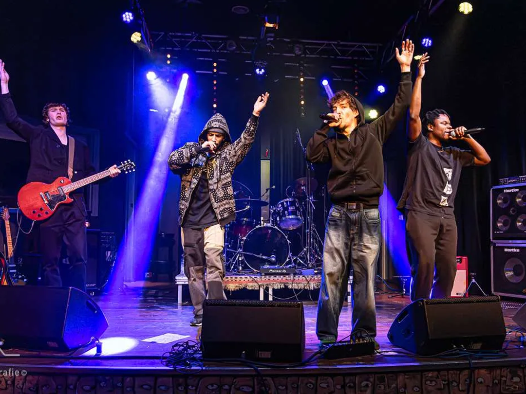 Hoornse hiphop-groep Wallplug naar landelijke finale ‘Muziek Schept een Band’ in Utrecht