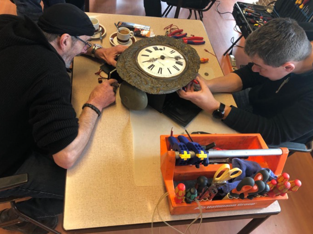 Repair Café Midwoud repareert gratis kapotte spullen