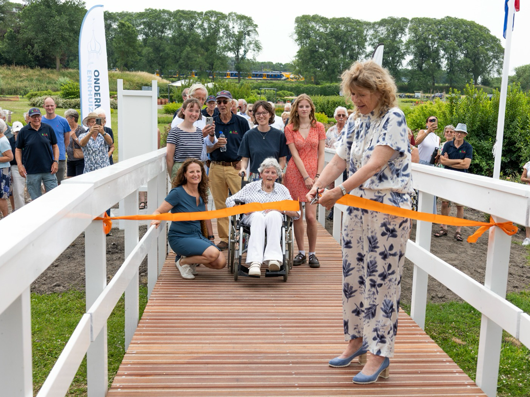 Simon N. Groot brug feestelijk geopend als nieuwe toegang tot de Garden
